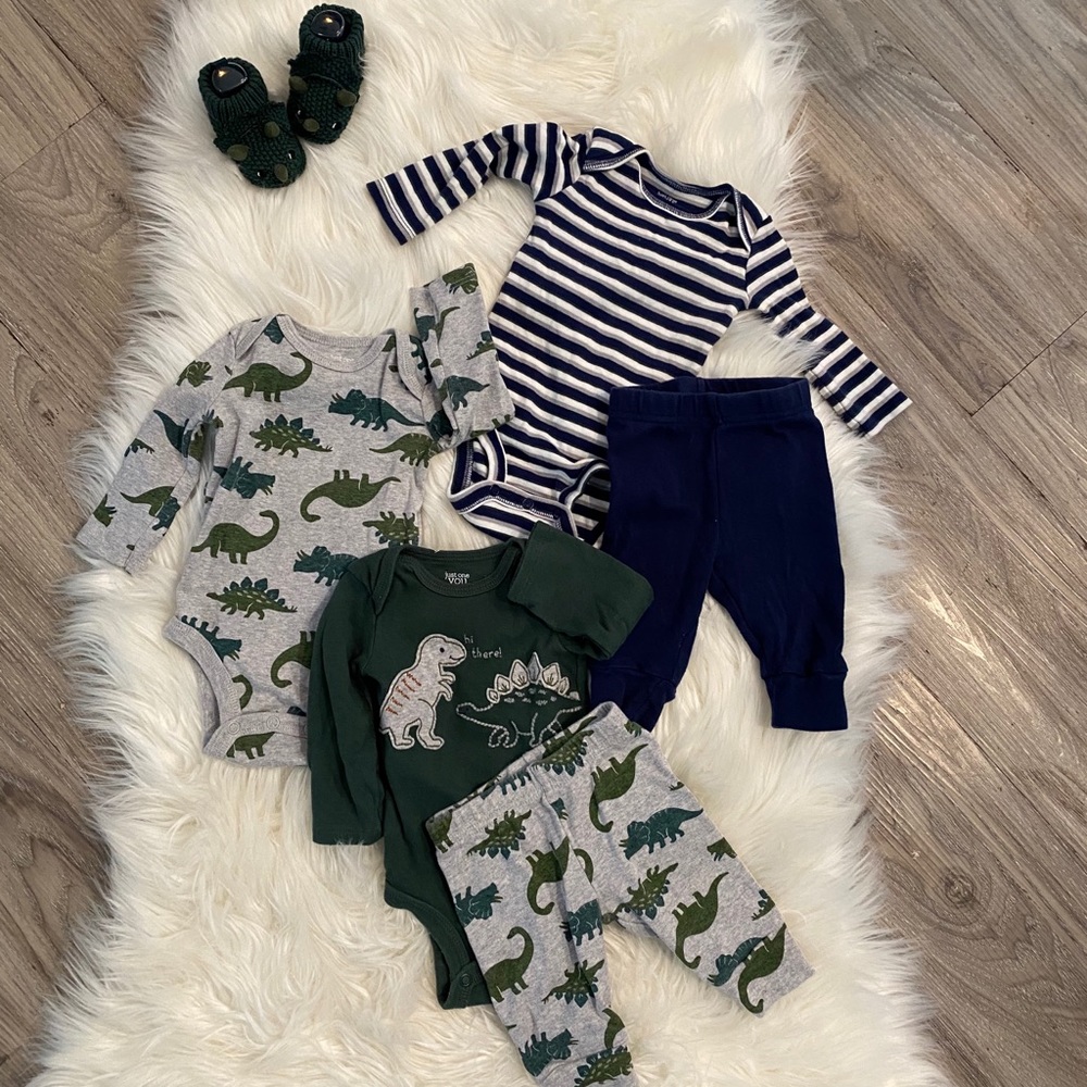 Just one YOU by Carter’s Dino pijamas3M